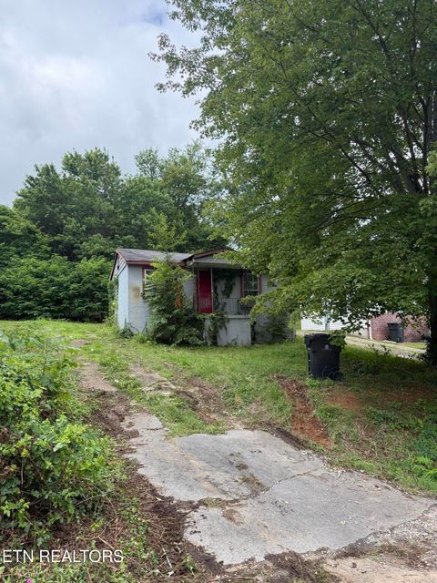 Photo of 2821 Cecil Ave, Knoxville, TN 37917 (MLS # 1345778)