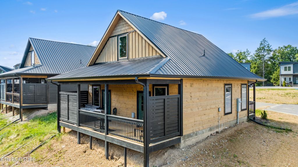 Photo of 2928 Tipi Way, Pigeon Forge, TN 37863 (MLS # 1315698)