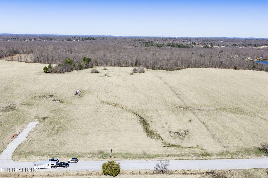 Photo of 5 Nicholson Drive, Crossville, TN 38572 (MLS # 1331378)