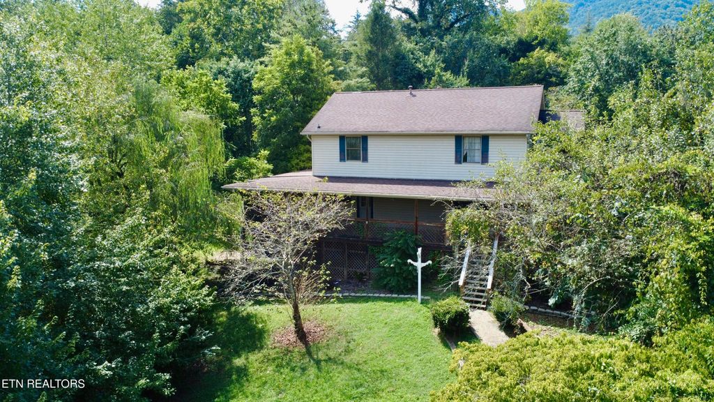 Photo of 5506 Old Walland Hwy, Walland, TN 37886 (MLS # 1314013)