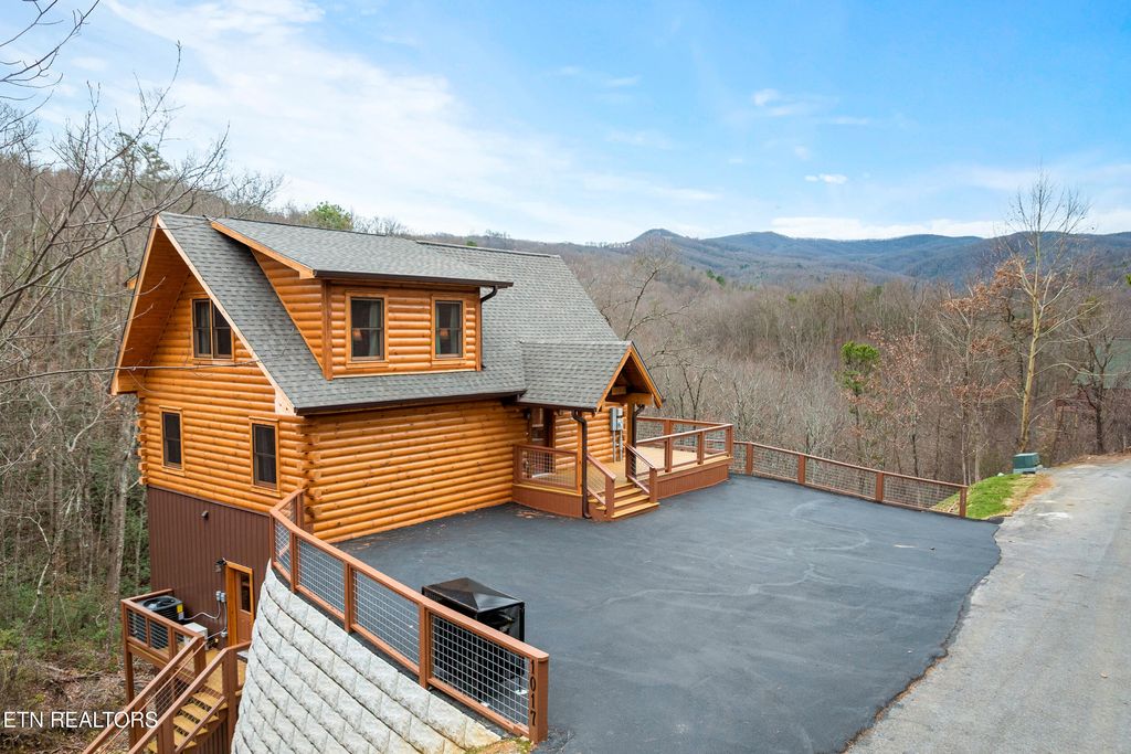 Photo of 1017 Street Of Dreams, Gatlinburg, TN 37738 (MLS # 1324832)