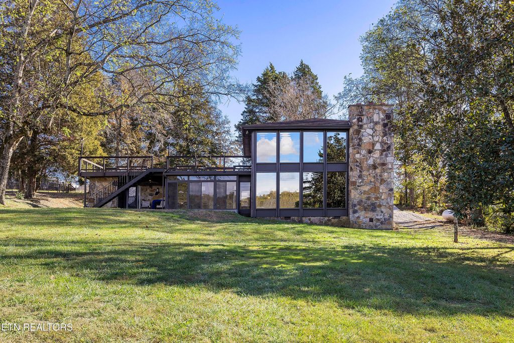 Photo of 3538 Light Pink Rd, Louisville, TN 37777 (MLS # 1282402)