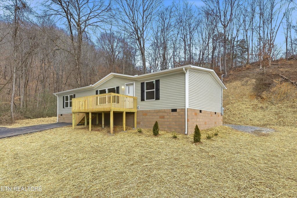 Photo of 508 Short St, LaFollette, TN 37766 (MLS # 1311220)
