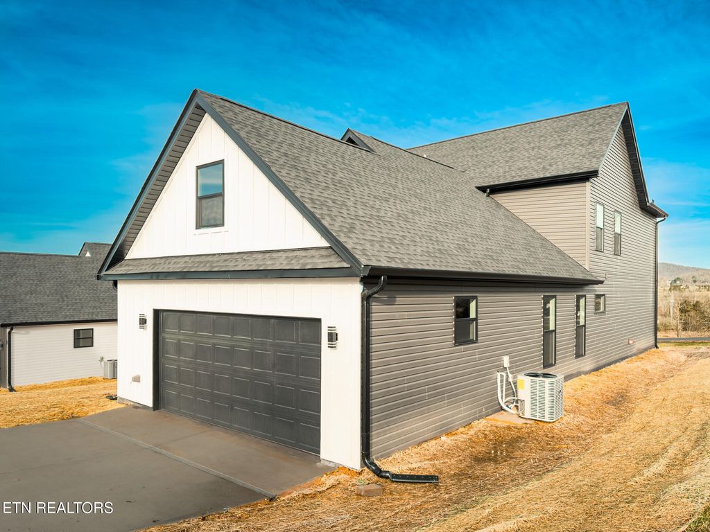 Photo of 120 Arcadian Springs Drive, Andersonville, TN 37705 (MLS # 1330141)