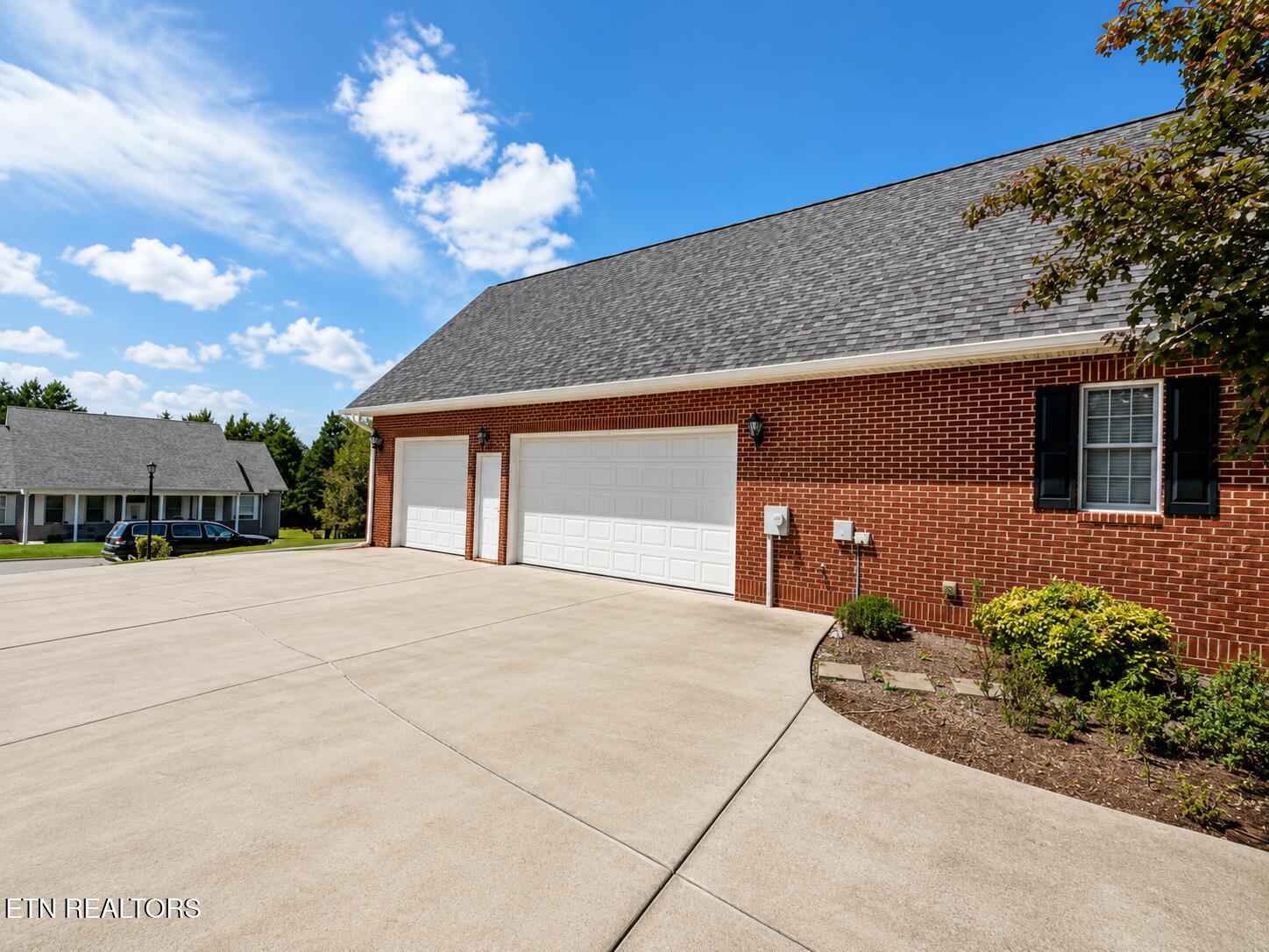 190 Williamsburg Drive