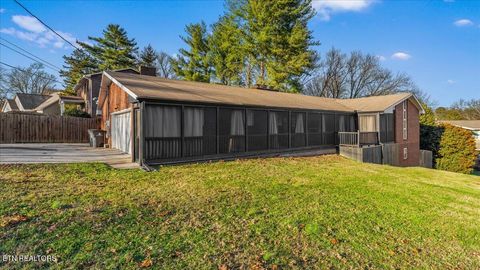 Photo of 1414 Rosalyn Drive, Knoxville, TN 37914 (MLS # 1322930)