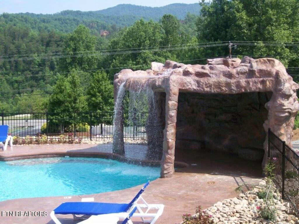 Photo of 124 White Oak Resort Way, Gatlinburg, TN 37738 (MLS # 1345499)