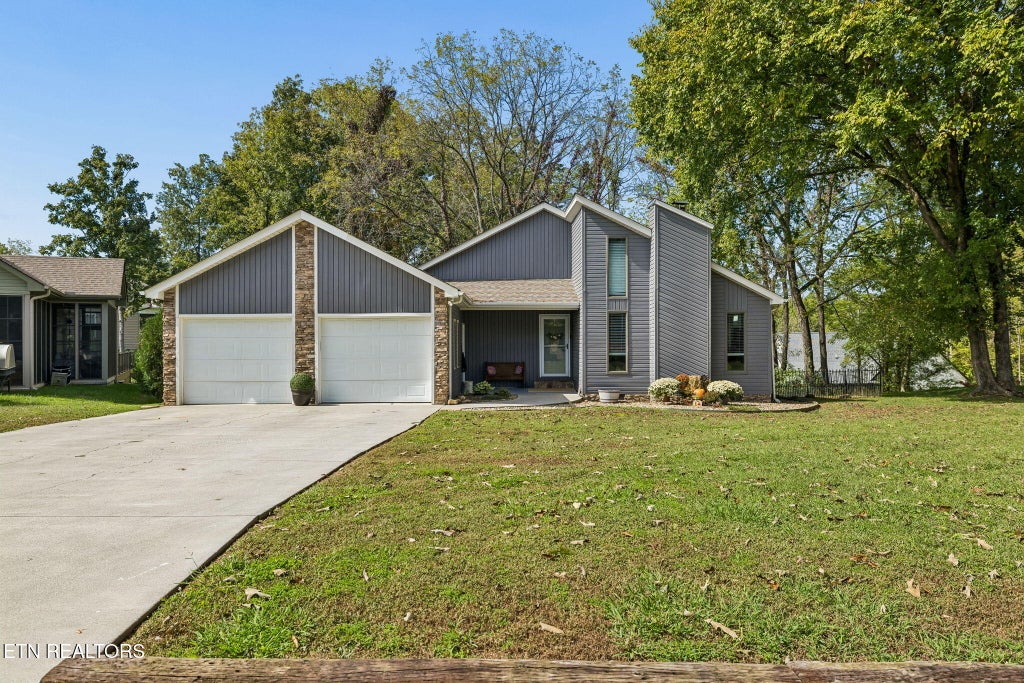 Photo of 202 Daksi Lane, Loudon, TN 37774 (MLS # 1353727)