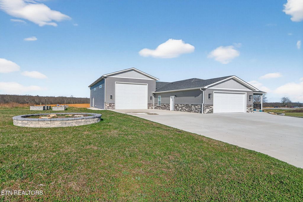 Photo of 100 Juniper Lane, Crossville, TN 38555 (MLS # 1325568)