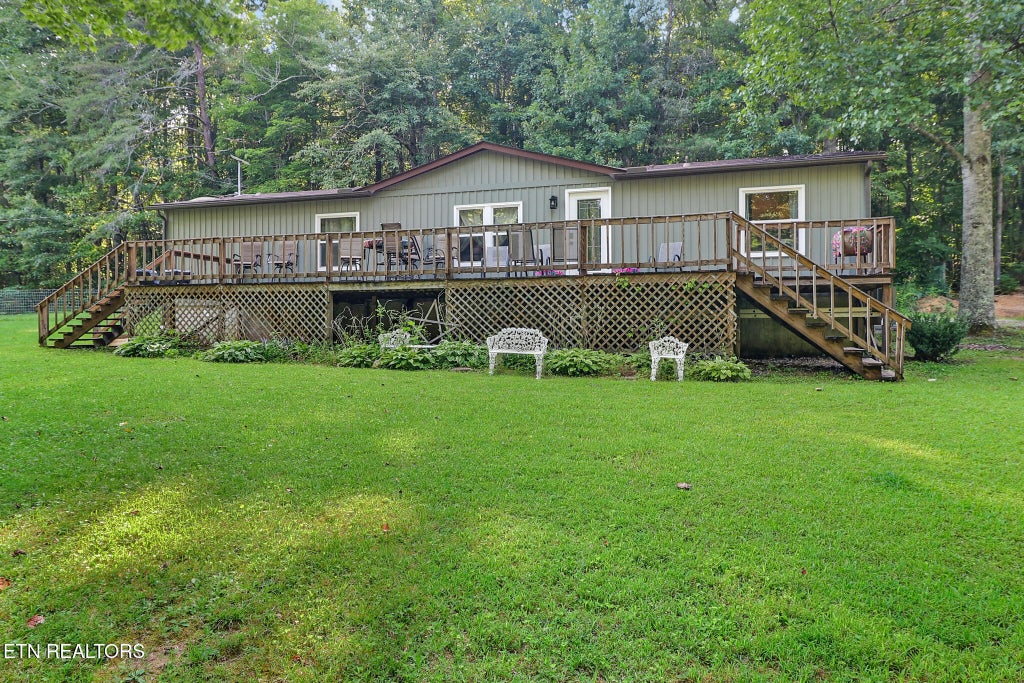 Photo of 2272 Midway Rd, Crossville, TN 38572 (MLS # 1352329)