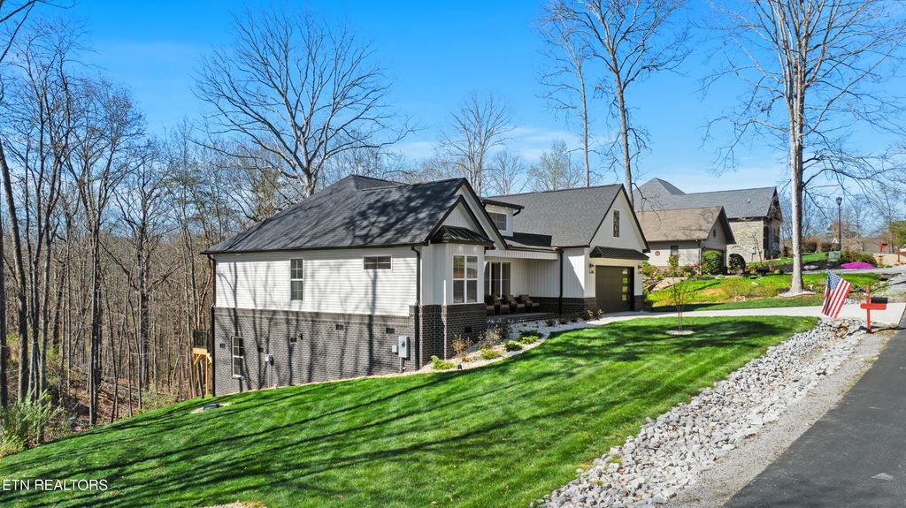 Photo of 204 Osage Lane, Loudon, TN 37774 (MLS # 1334148)