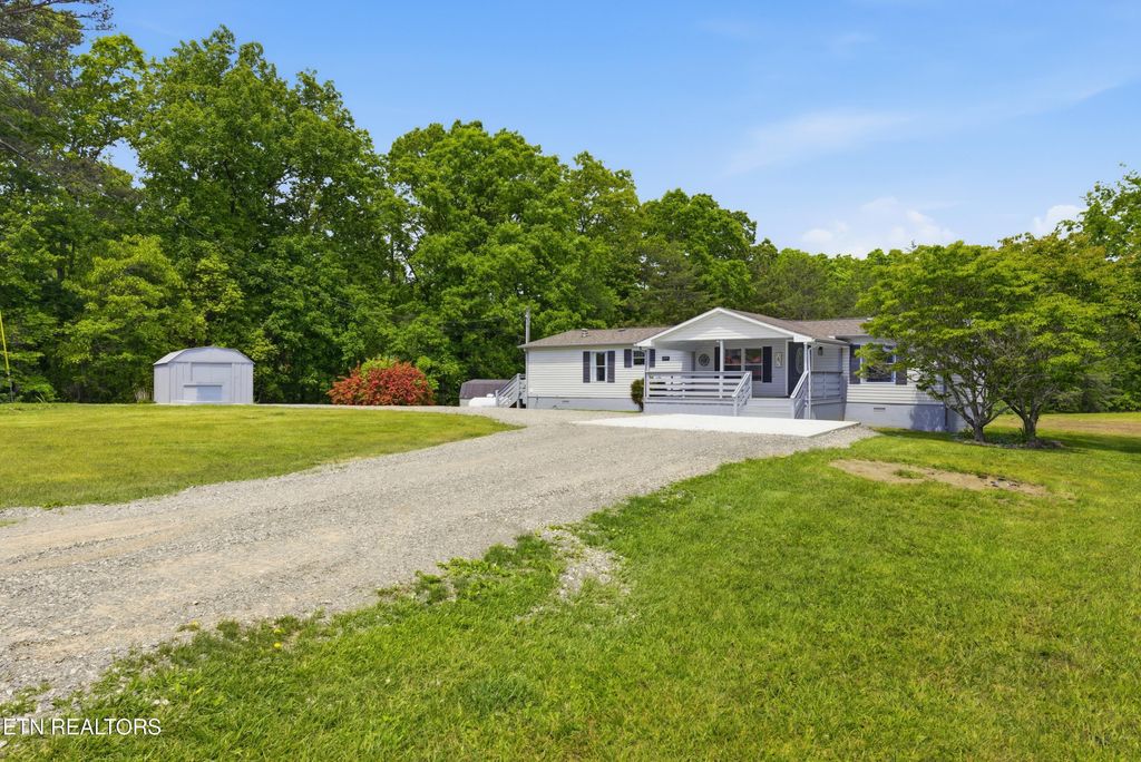 Photo of 270 Brown Rd, Oakdale, TN 37829 (MLS # 1339808)