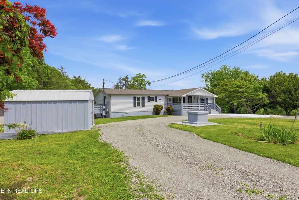 Photo of 270 Brown Rd, Oakdale, TN 37829 (MLS # 1339808)