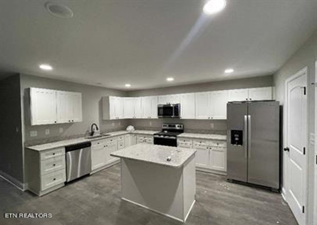 Photo of 805 E Lincoln Rd, Alcoa, TN 37701 (MLS # 1250759)