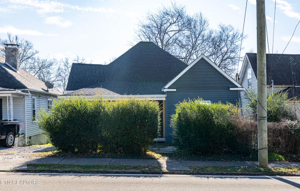 Photo of 1422 Beaumont Ave, Knoxville, TN 37921 (MLS # 1324205)