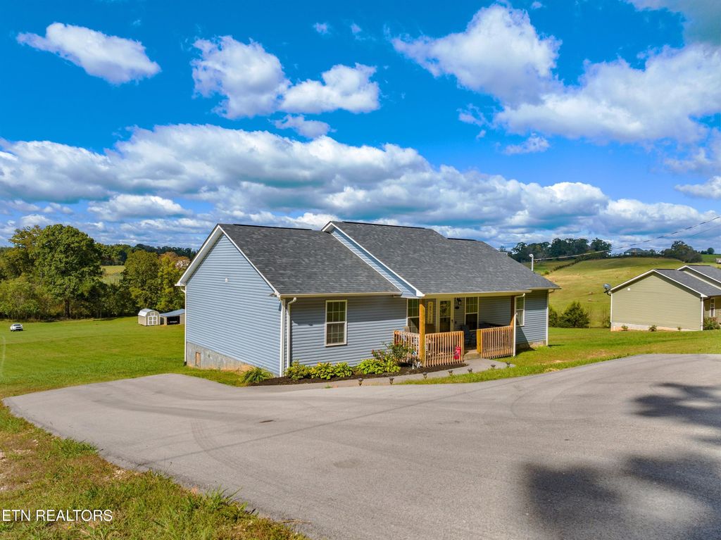 Photo of 695 Parsonage Rd, White Pine, TN 37890 (MLS # 1279810)