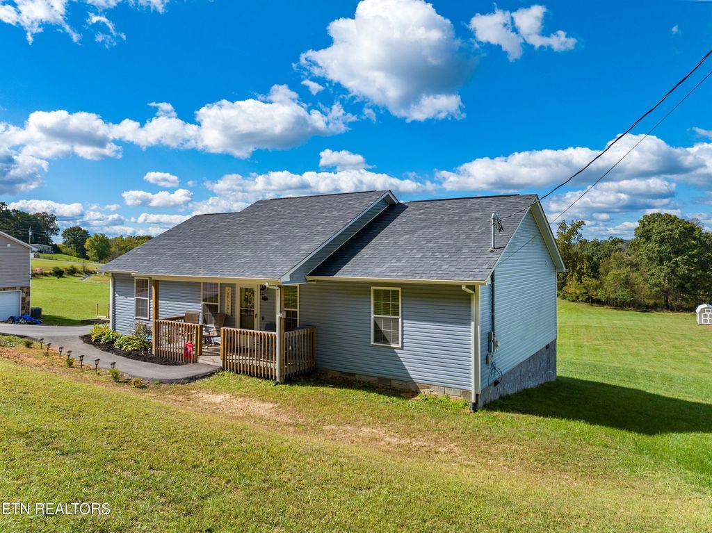 Photo of 695 Parsonage Rd, White Pine, TN 37890 (MLS # 1279810)