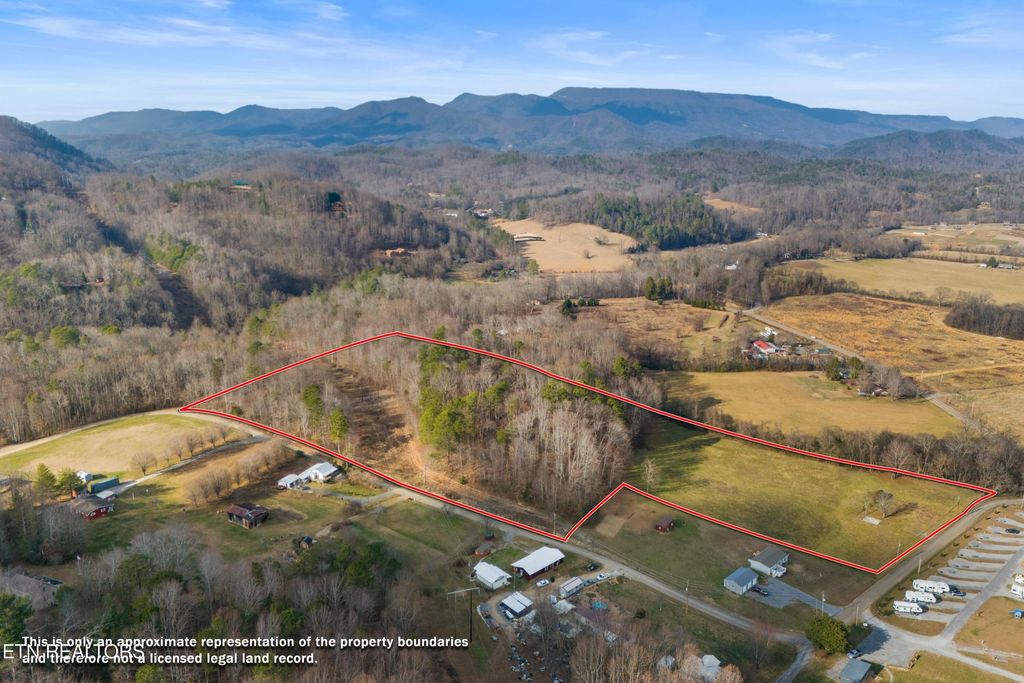 Photo of 4121 Chavis Rd, Cosby, TN 37722 (MLS # 1326067)