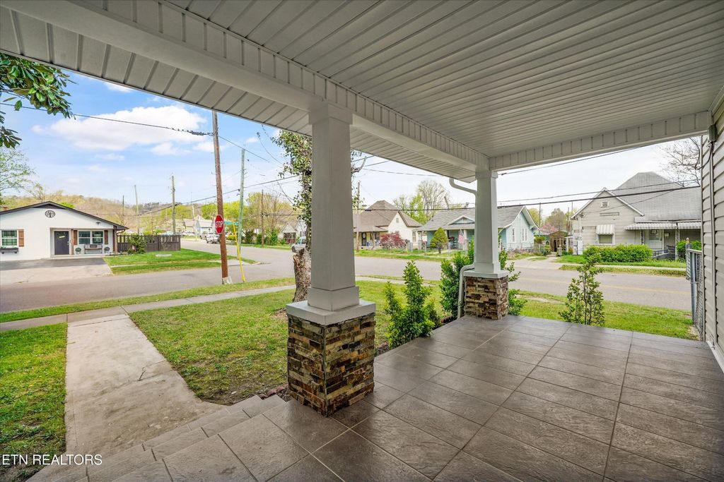 Photo of 432 E Springdale Ave, Knoxville, TN 37917 (MLS # 1335204)