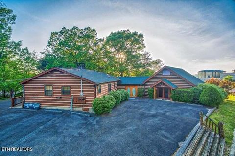 Photo of 170 Showplace Blvd, Pigeon Forge, TN 37863 (MLS # 1337895)