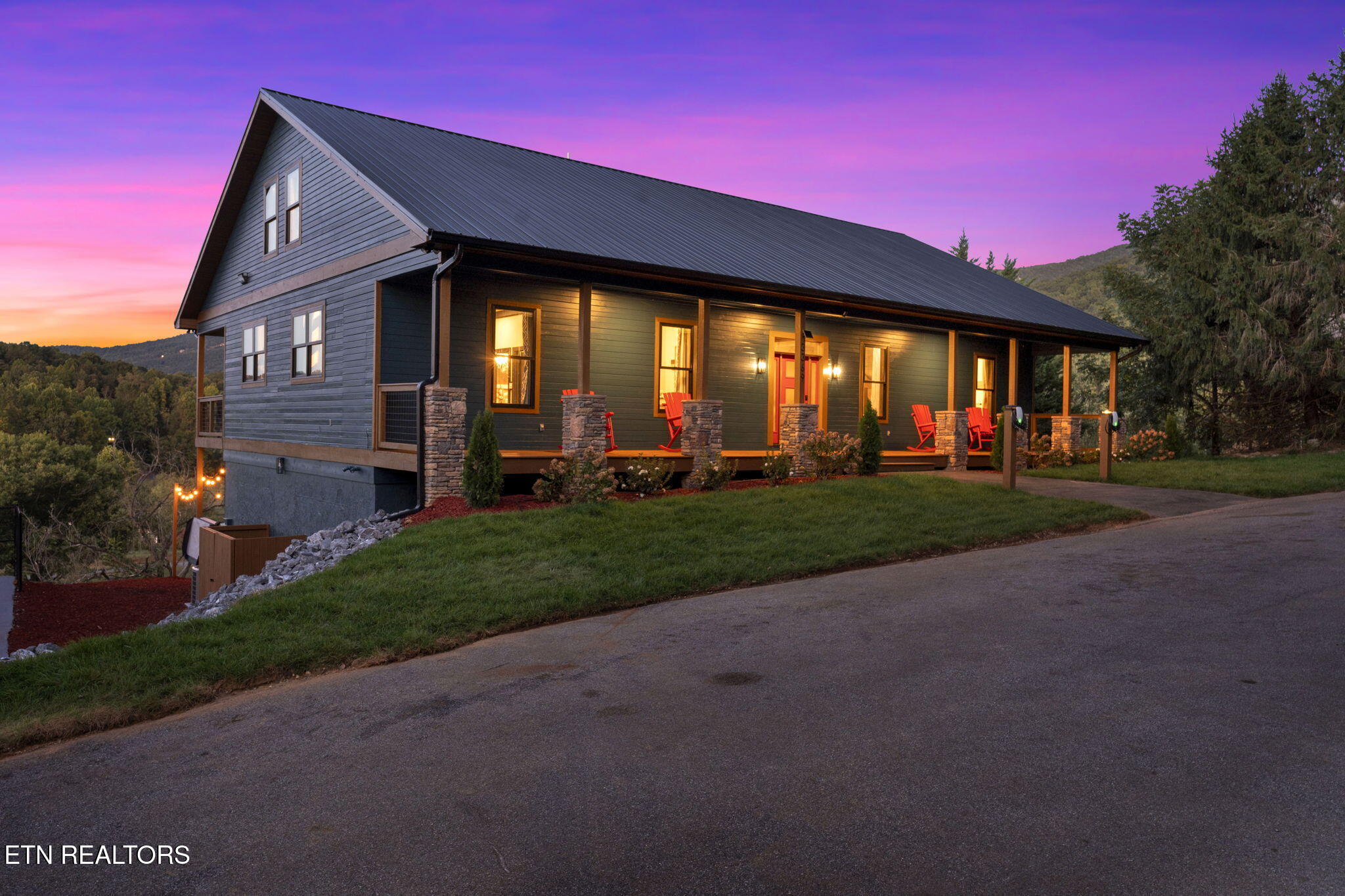 3369 Robeson Rd