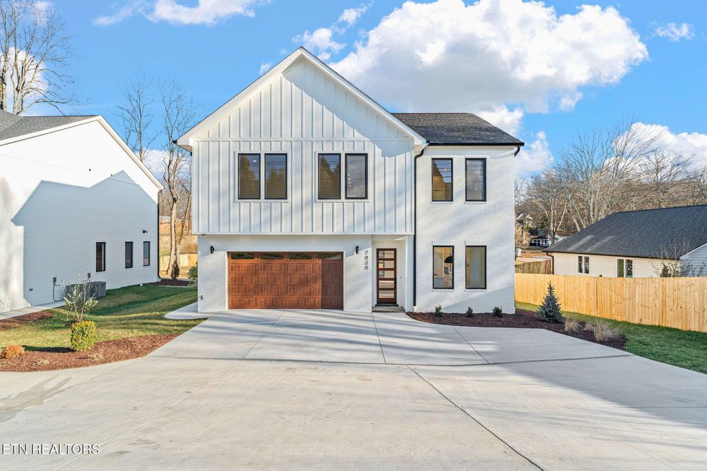 Photo of 7826 S Northshore Drive, Knoxville, TN 37919 (MLS # 1329154)