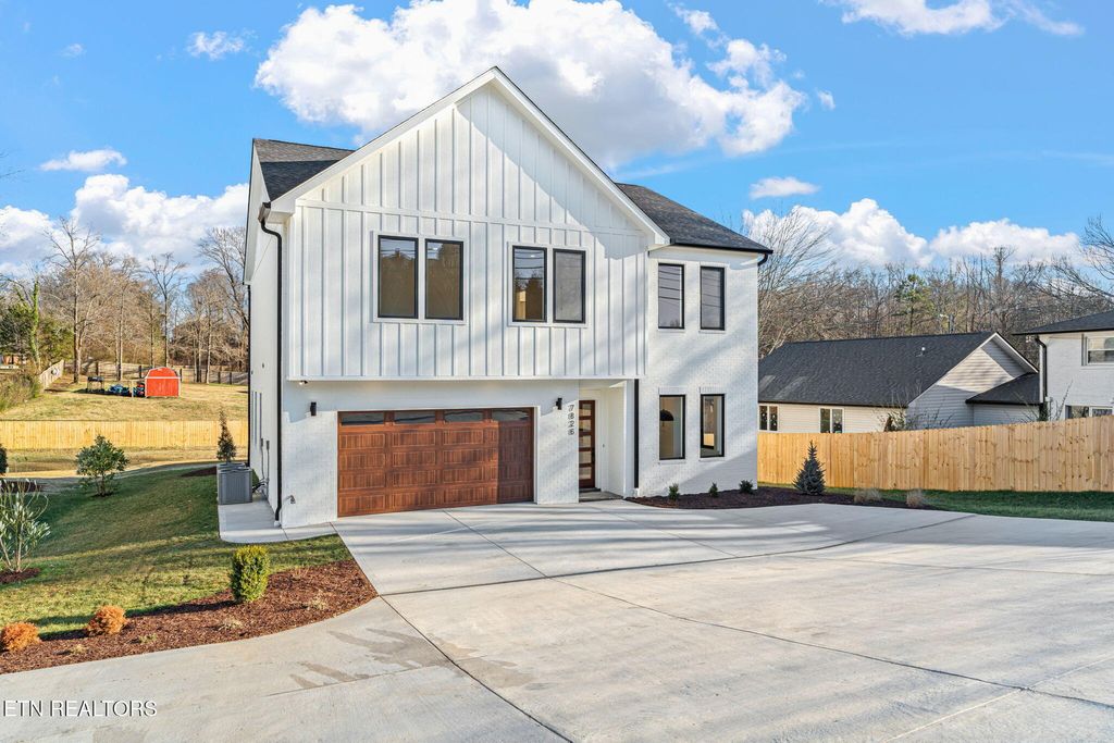 Photo of 7826 S Northshore Drive, Knoxville, TN 37919 (MLS # 1329154)