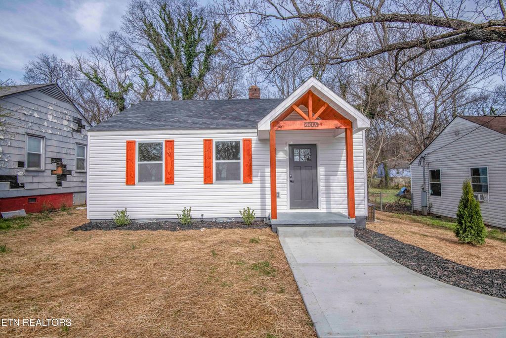 Photo of 2009 Seminole Ave, Knoxville, TN 37915 (MLS # 1331395)