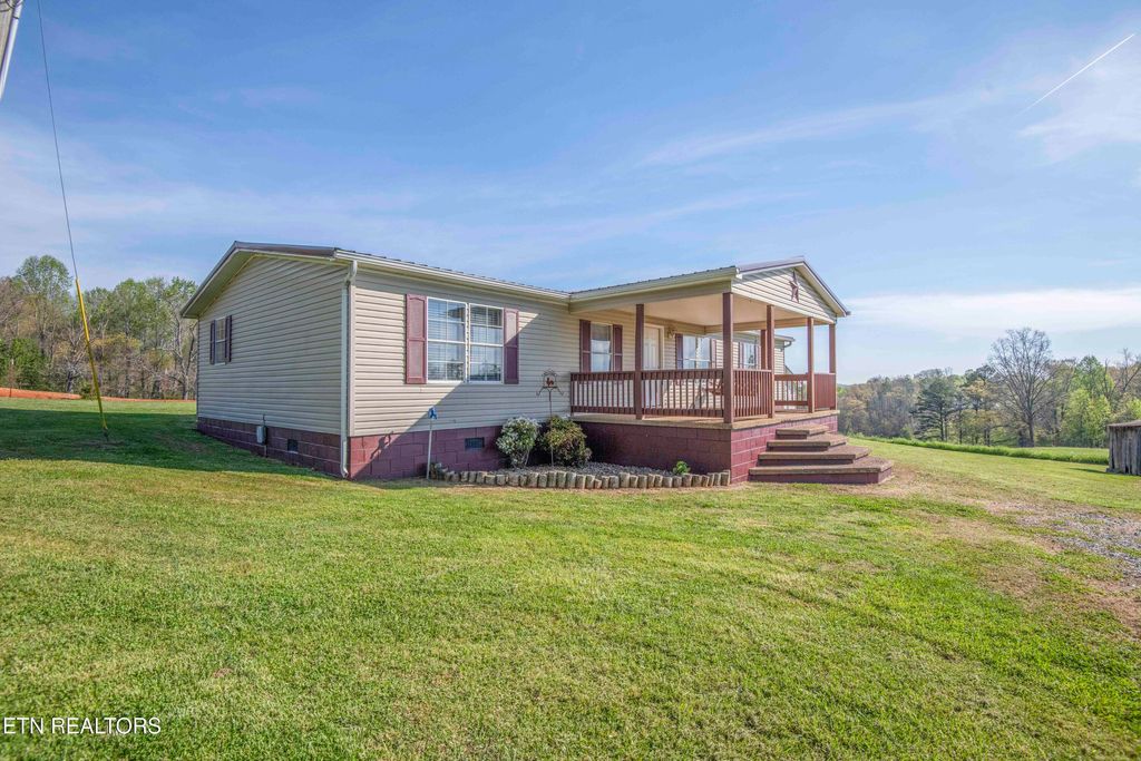 Photo of 212 Meyers Grove Rd, New Tazewell, TN 37825 (MLS # 1337104)