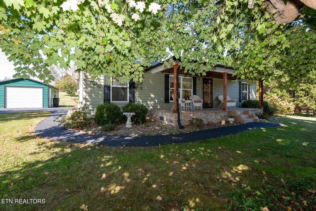 Photo of 2828 Ellejoy Rd, Walland, TN 37886 (MLS # 1272257)