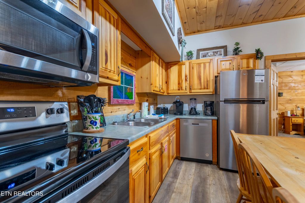 Photo of 653 Eagles Boulevard Way, Pigeon Forge, TN 37863 (MLS # 1333652)