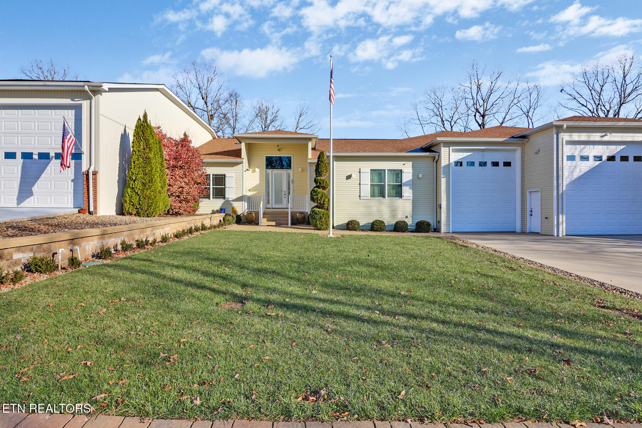 27 Hickory Hollow Circle