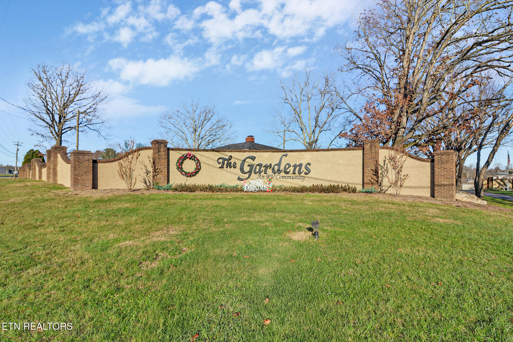 27 Hickory Hollow Circle