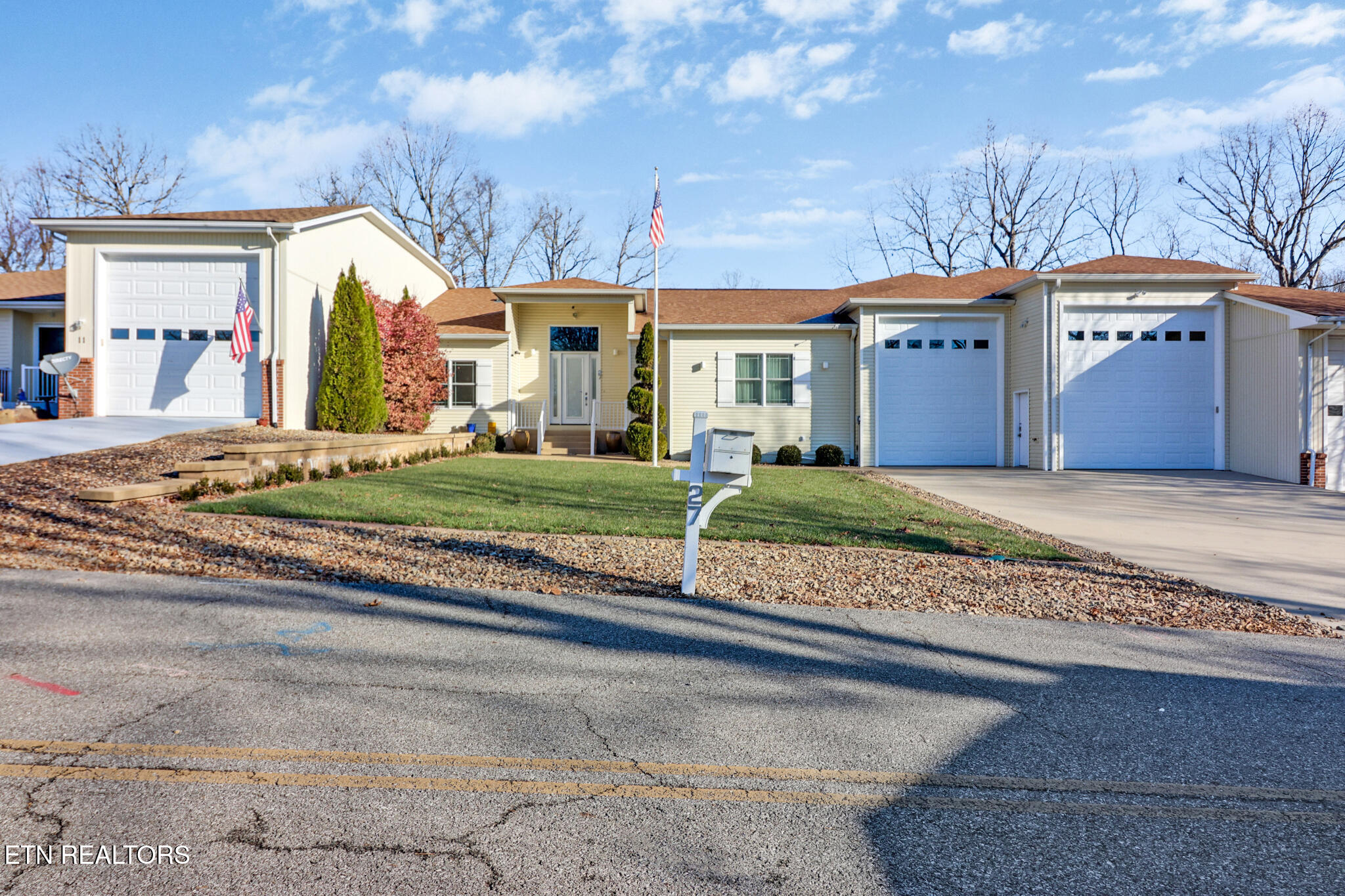 27 Hickory Hollow Circle