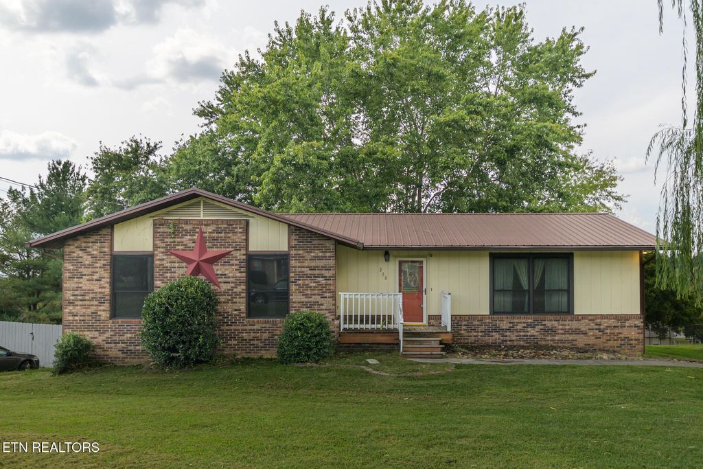 Photo of 230 Grandview Drive, Kodak, TN 37764 (MLS # 1315645)