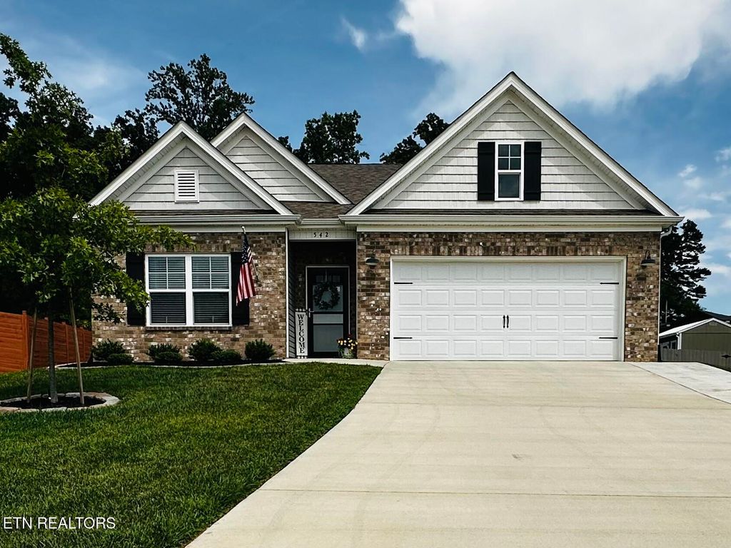 Photo of 542 Cliff St, Morristown, TN 37814 (MLS # 1336451)
