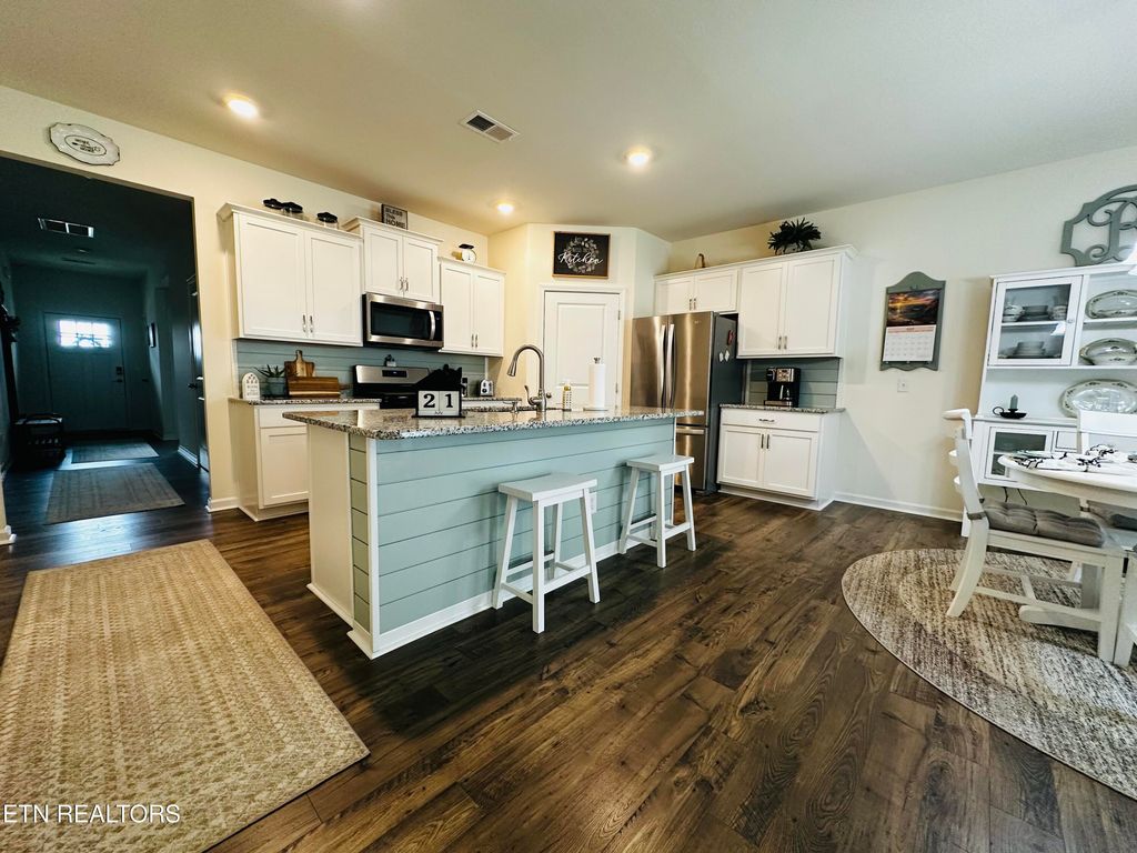 Photo of 542 Cliff St, Morristown, TN 37814 (MLS # 1336451)