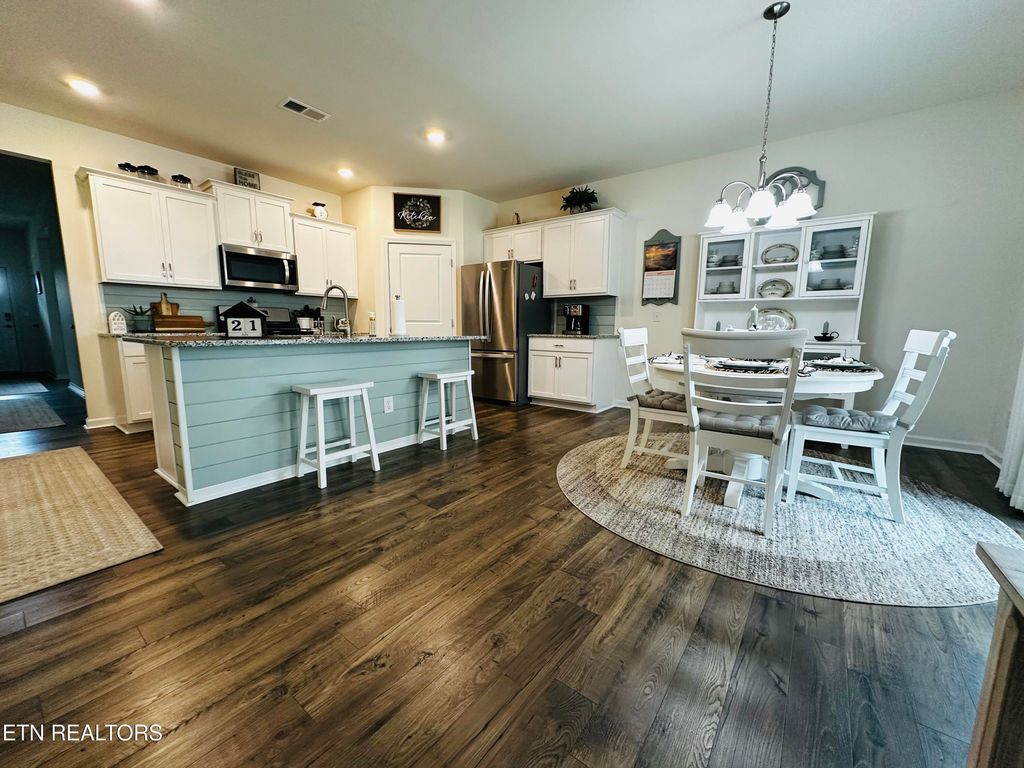 Photo of 542 Cliff St, Morristown, TN 37814 (MLS # 1336451)