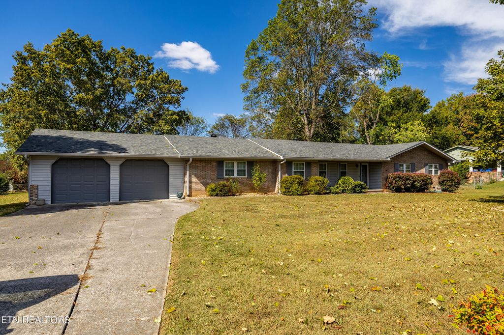 Photo of 876 W Cunningham St, Alcoa, TN 37701 (MLS # 1319001)