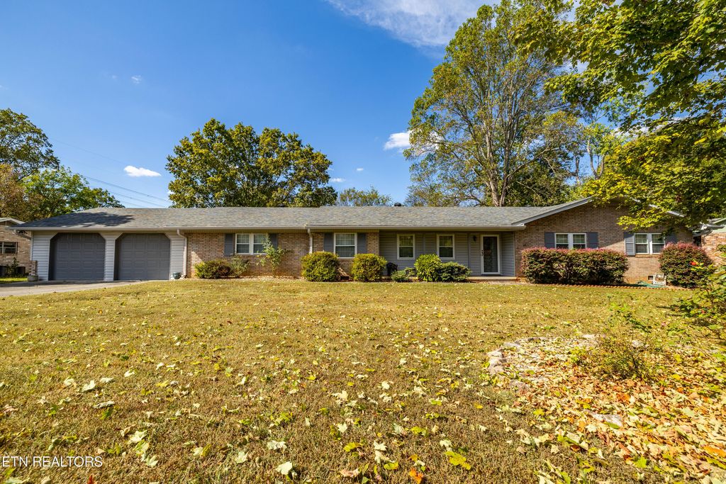 Photo of 876 W Cunningham St, Alcoa, TN 37701 (MLS # 1319001)
