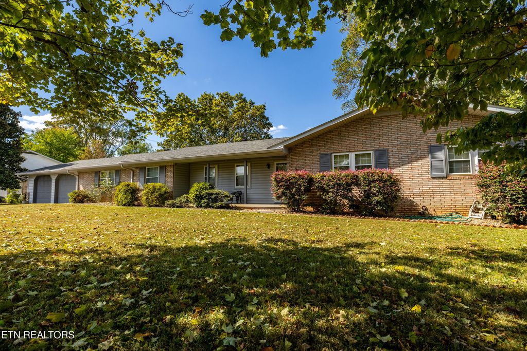 Photo of 876 W Cunningham St, Alcoa, TN 37701 (MLS # 1319001)