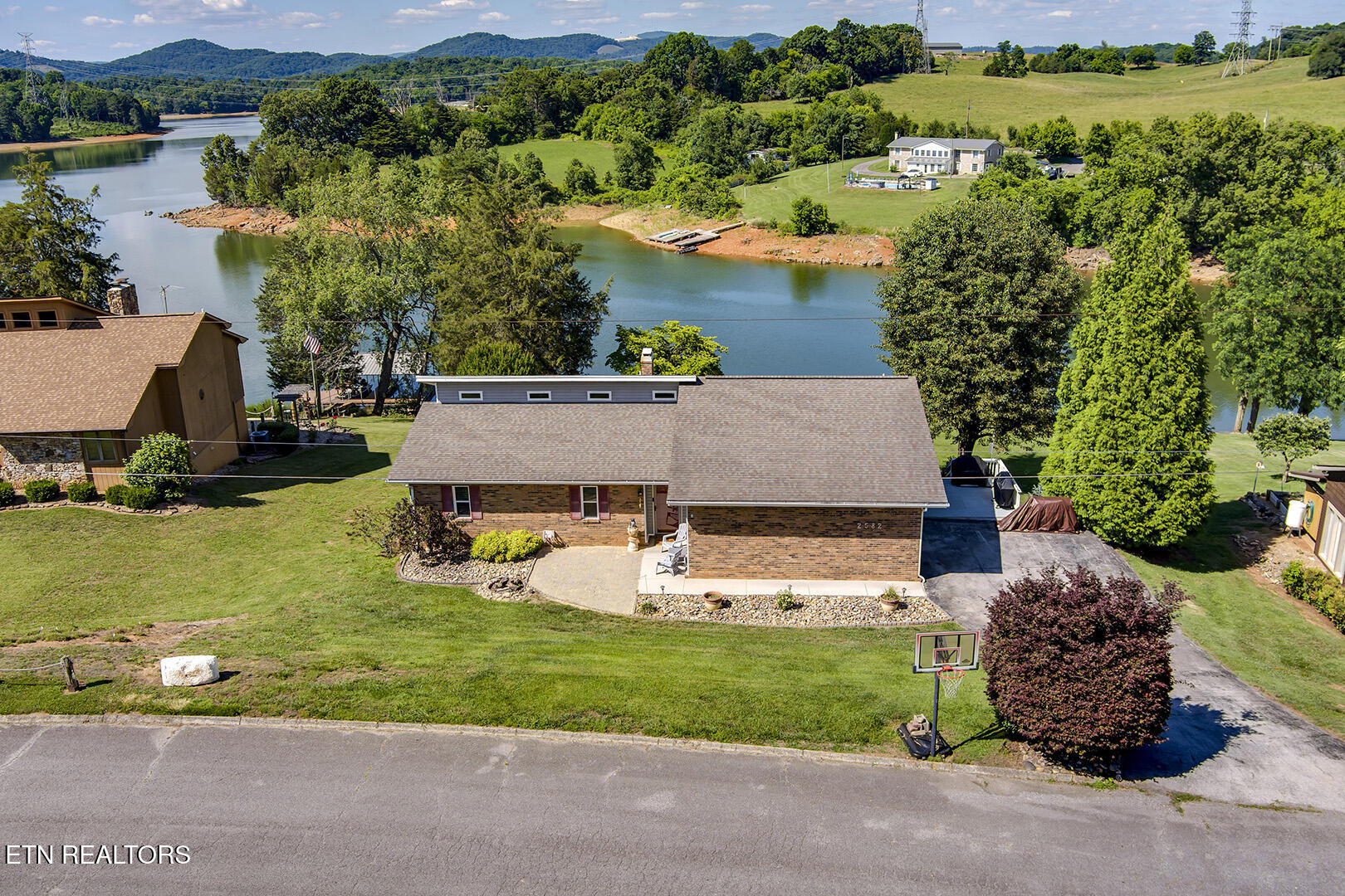2582 Lakemont Circle