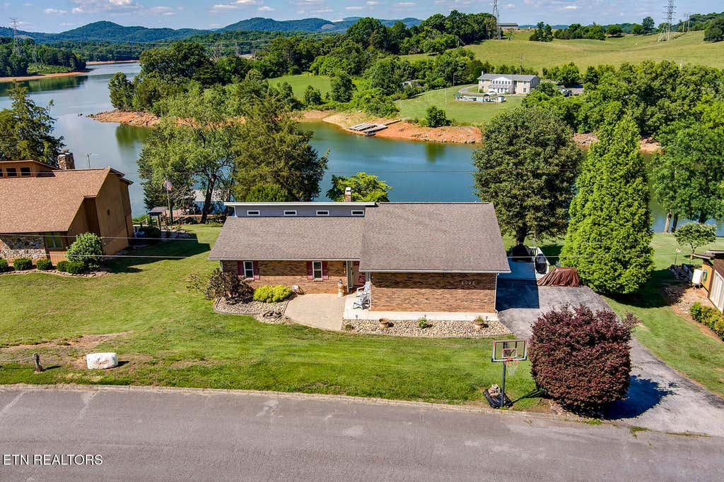 Photo of 2582 Lakemont Circle, Morristown, TN 37814 (MLS # 1341975)