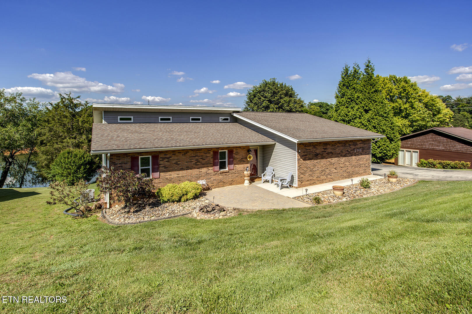 2582 Lakemont Circle