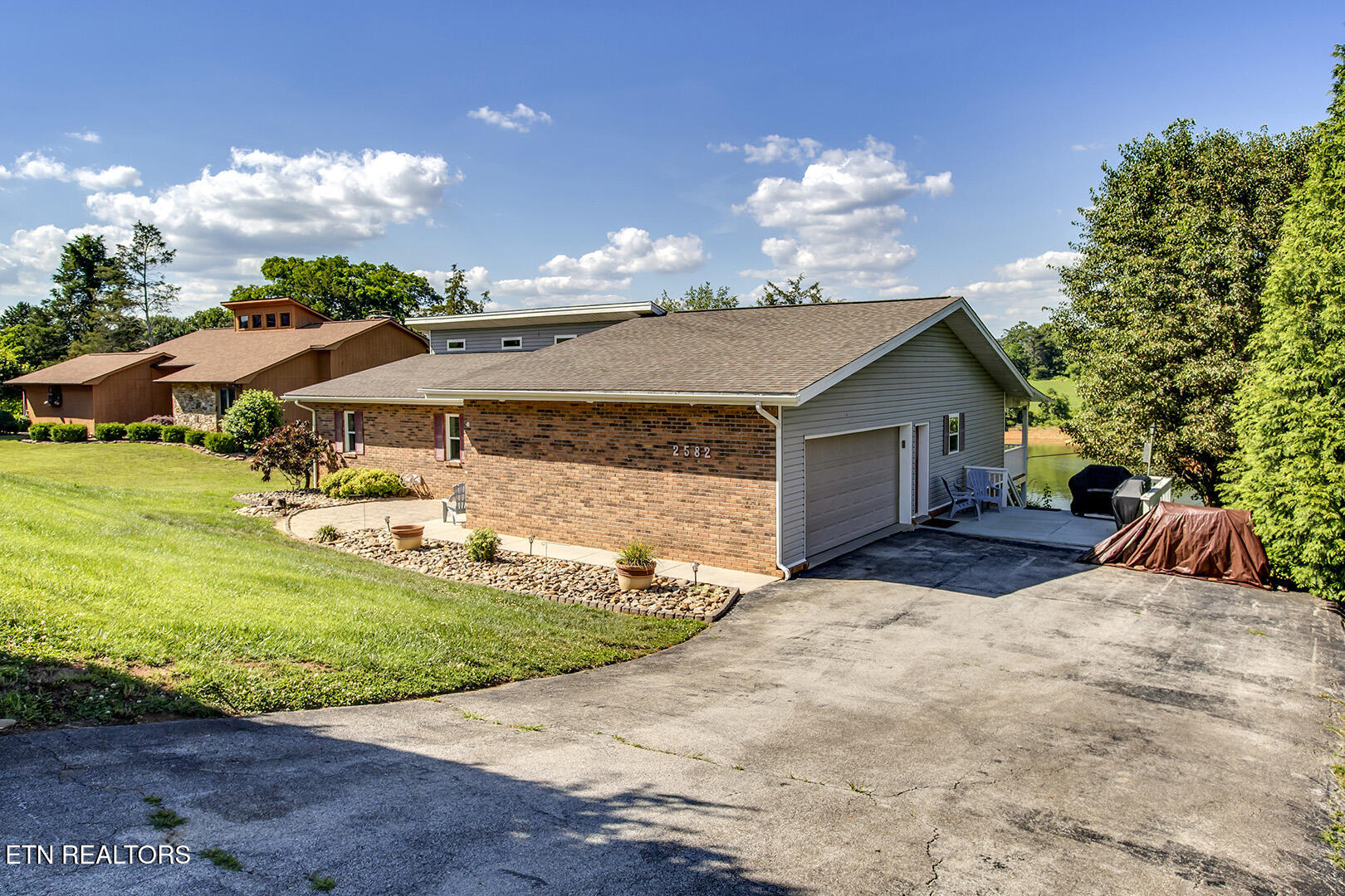2582 Lakemont Circle