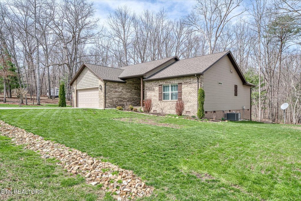 Photo of 138 Hunterwood Lane, Crossville, TN 38558 (MLS # 1294541)
