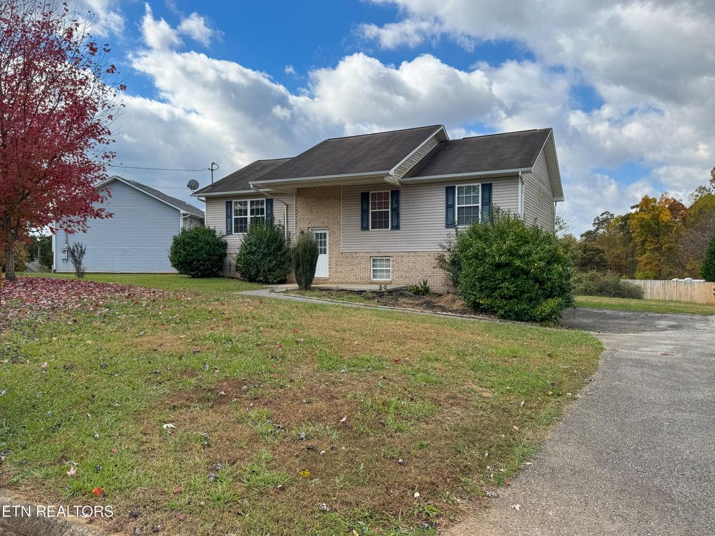 Photo of 4543 Winslow Drive, Strawberry Plains, TN 37871 (MLS # 1320793)