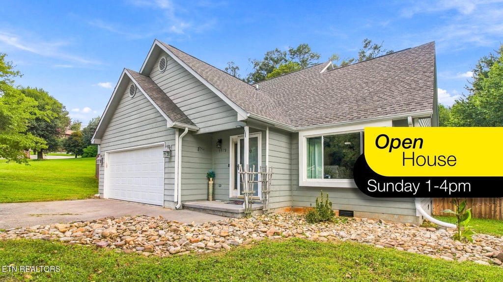 Photo of 5973 Warrenpark Lane, Knoxville, TN 37912 (MLS # 1356044)