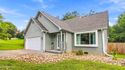 Photo of 5973 Warrenpark Lane, Knoxville, TN 37912 (MLS # 1356044)