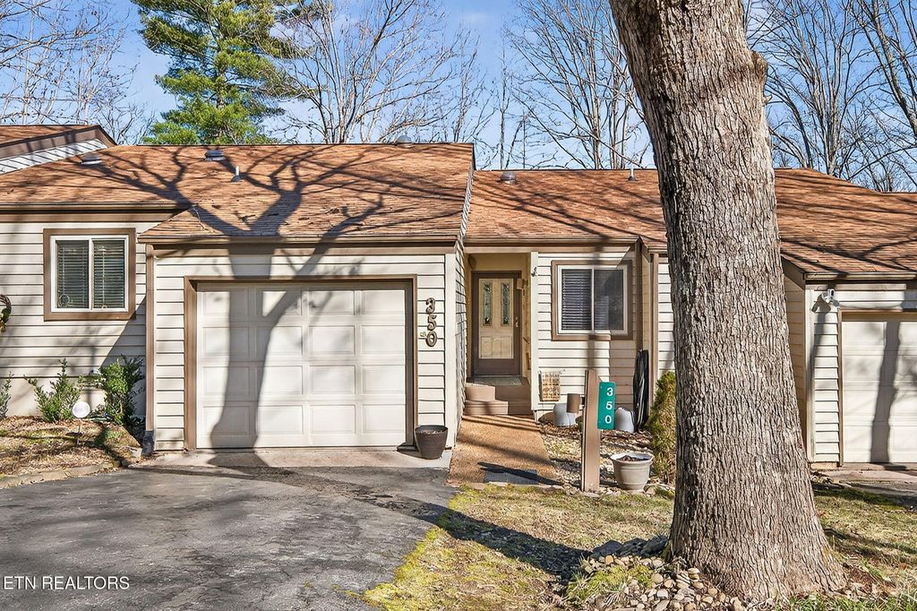 Photo of 350 Lake Catherine Circle, Crossville, TN 38558 (MLS # 1327687)